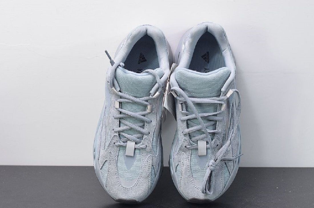 Yeezy 700 V2 Hospital Blue Fake that Look Real (5)